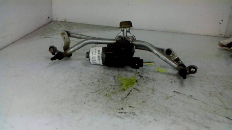 Moteur essuie glace avant -...