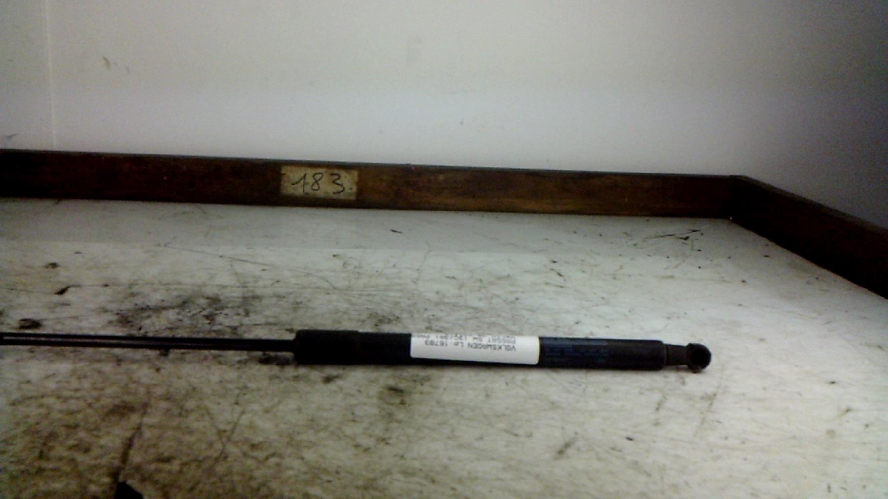 Verin de coffre VOLKSWAGEN PASSAT 5 BREAK Diesel - 1