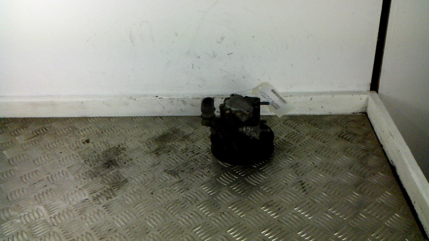 Pompe de direction MERCEDES VITO 638 Diesel - 1