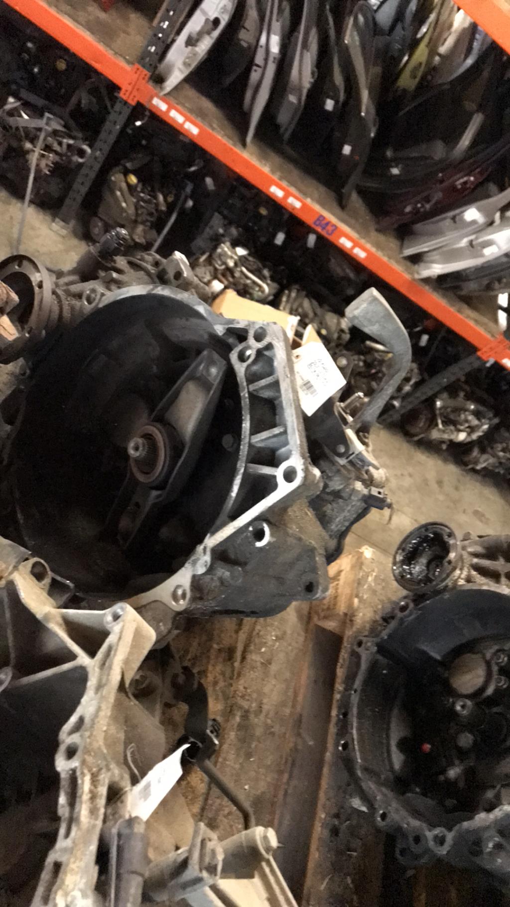 Boite de vitesses VOLKSWAGEN GOLF 4 Essence - 1
