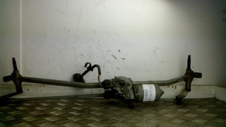Moteur essuie glace avant -...