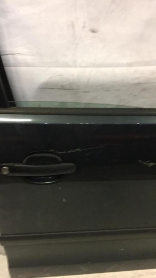 Porte avant droit -...