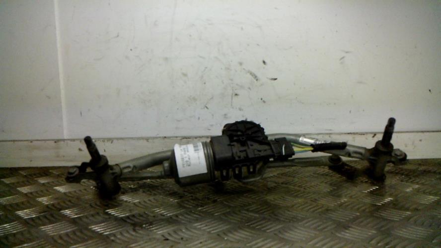 Moteur essuie glace avant -...