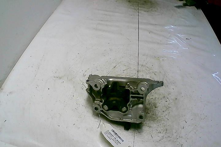 Support de boite PEUGEOT 208 2 Essence - 1