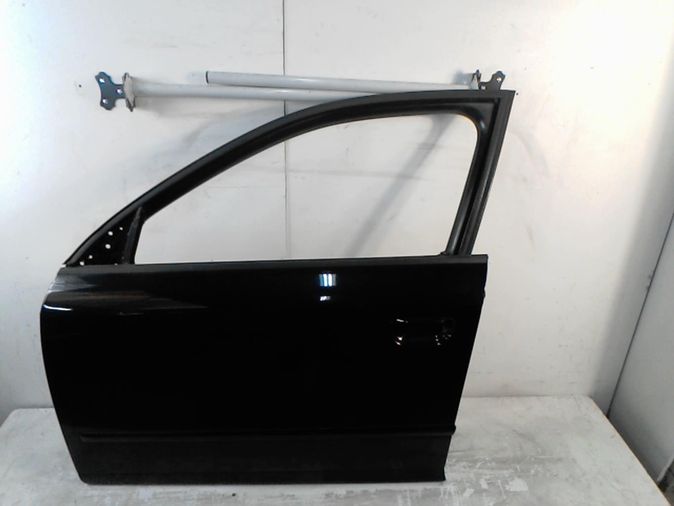 Porte avant gauche AUDI A4 2 PHASE 2 Diesel - 1