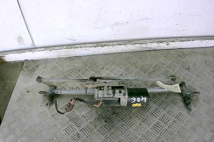 Moteur essuie glace avant -...