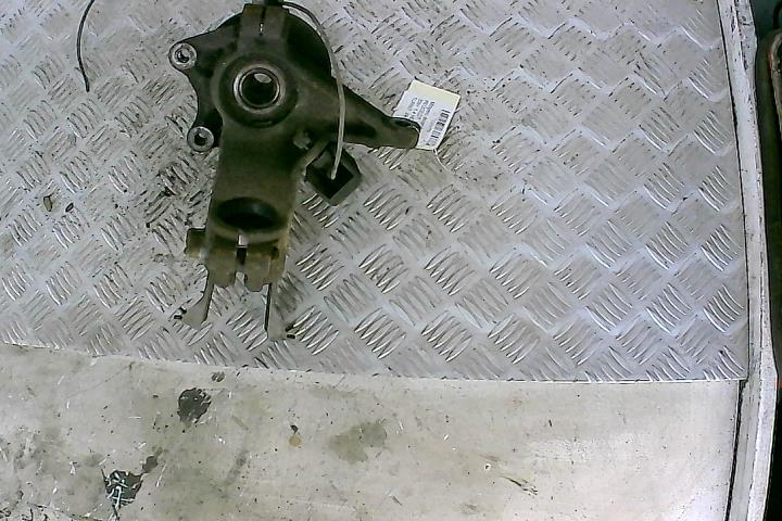 Moyeu avant gauche PEUGEOT 206+ Diesel - 1