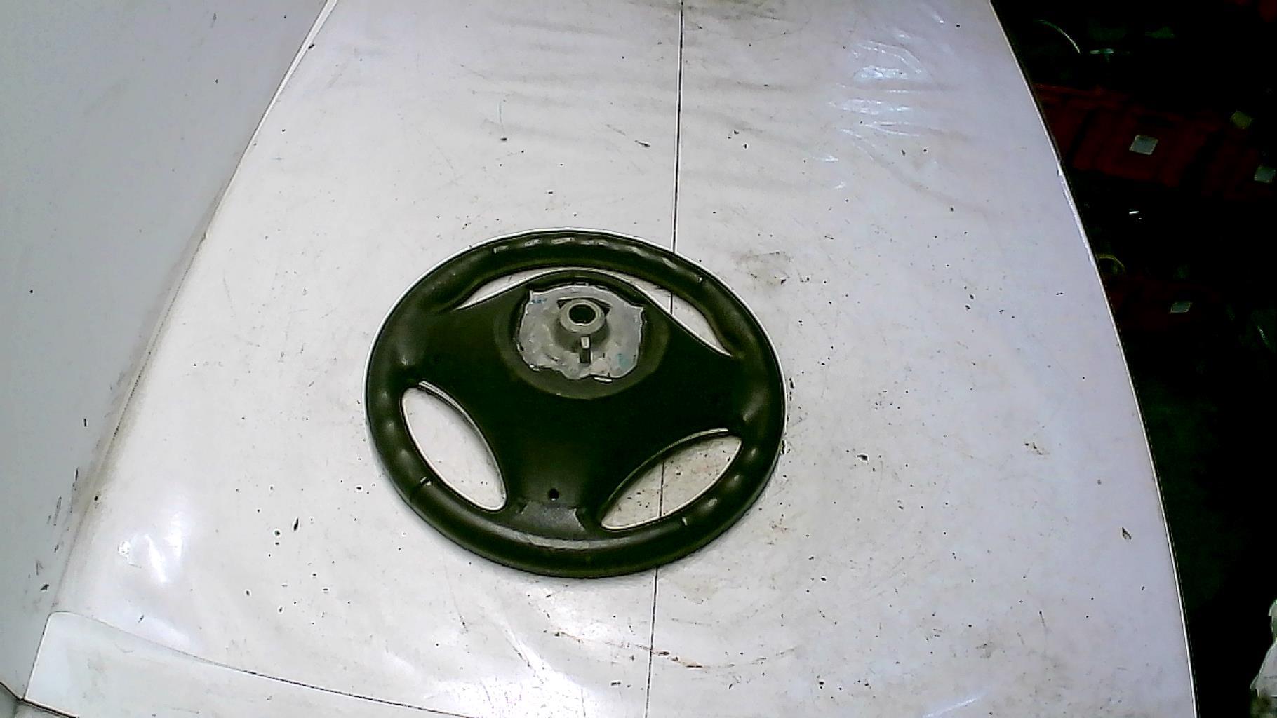 Volant BMW SERIE 1 E87 PHASE 2 Essence - 1
