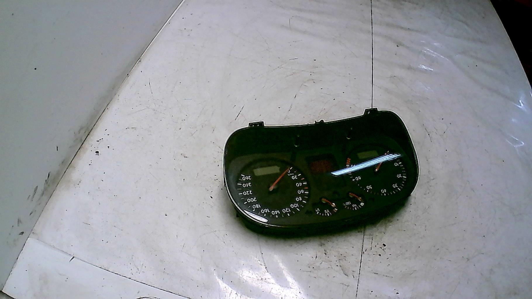 Compteur VOLKSWAGEN GOLF 4 Essence - 1