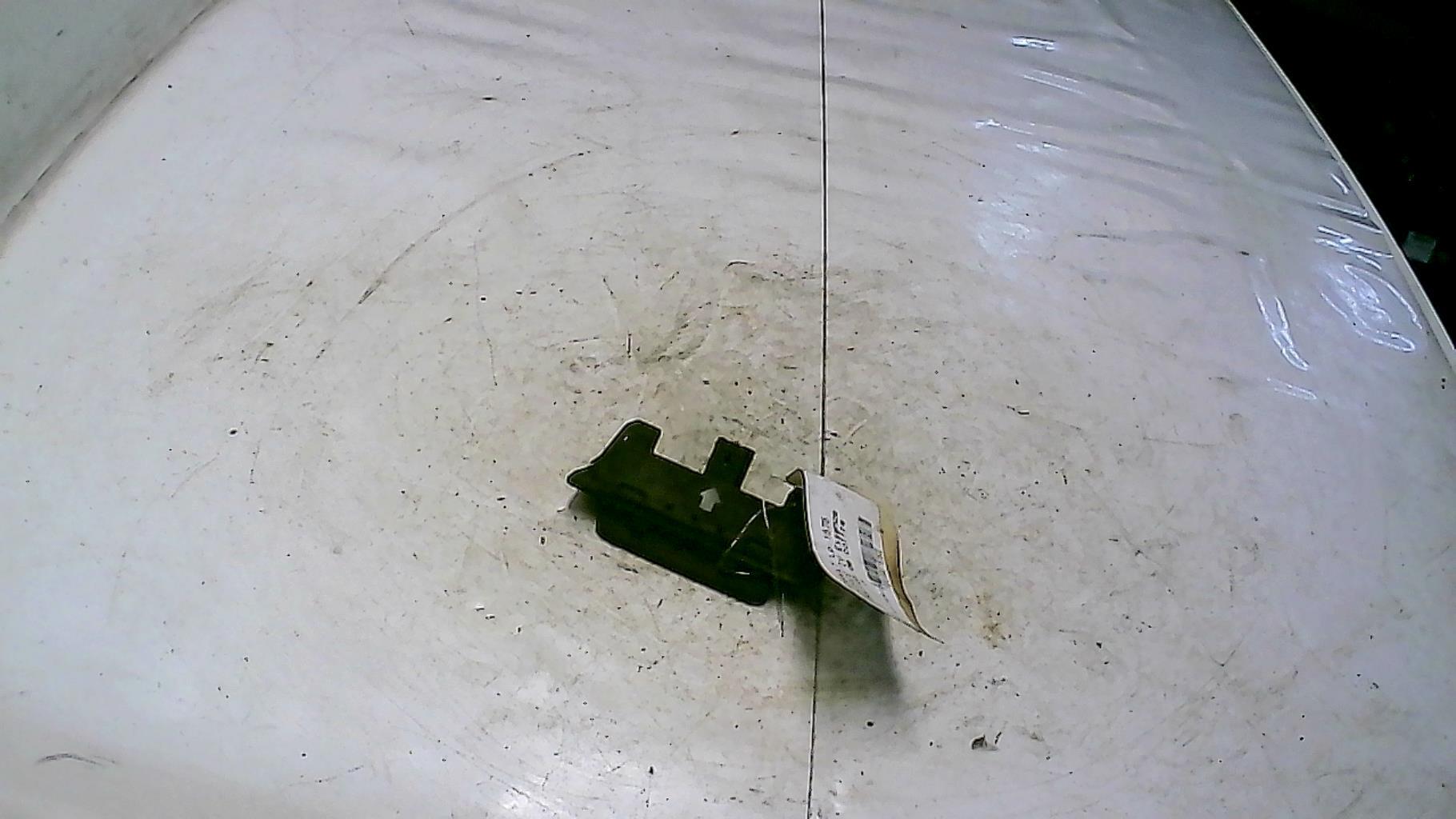 Bouton de coffre RENAULT ESPACE 4 PHASE 1 Essence - 1