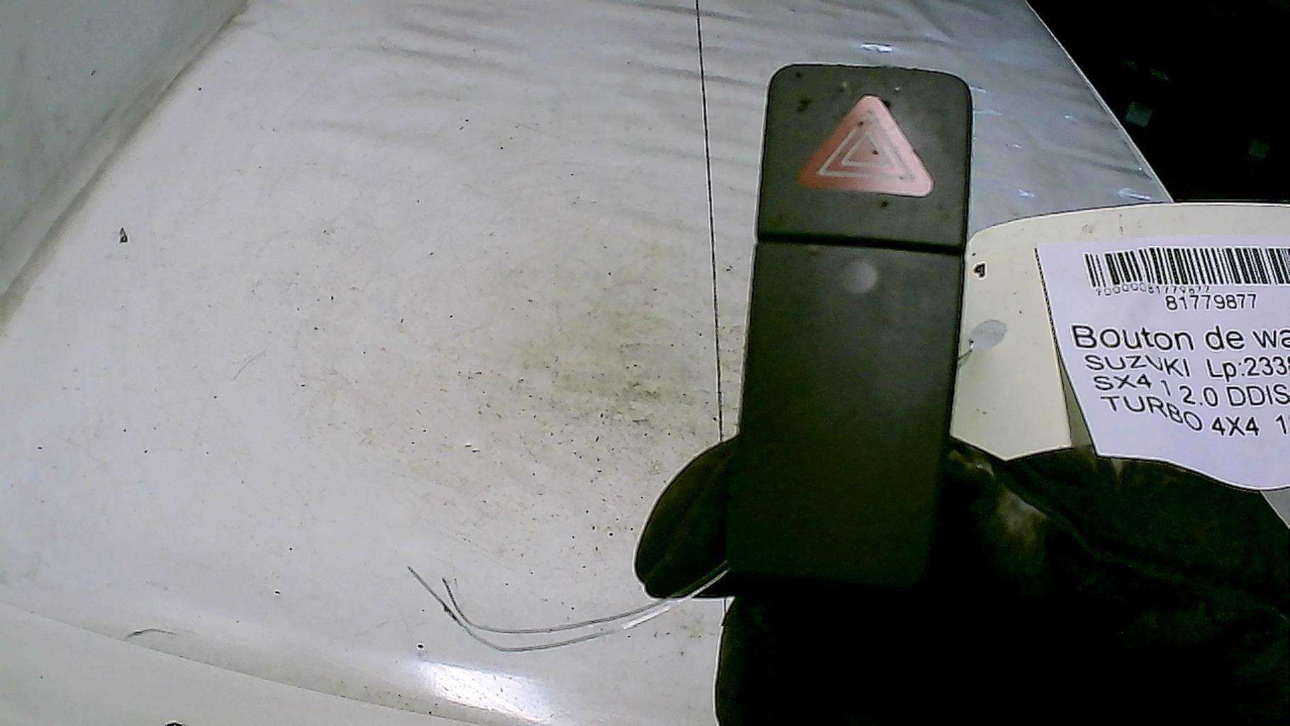 Bouton de warning SUZUKI SX4 1 Diesel - 1