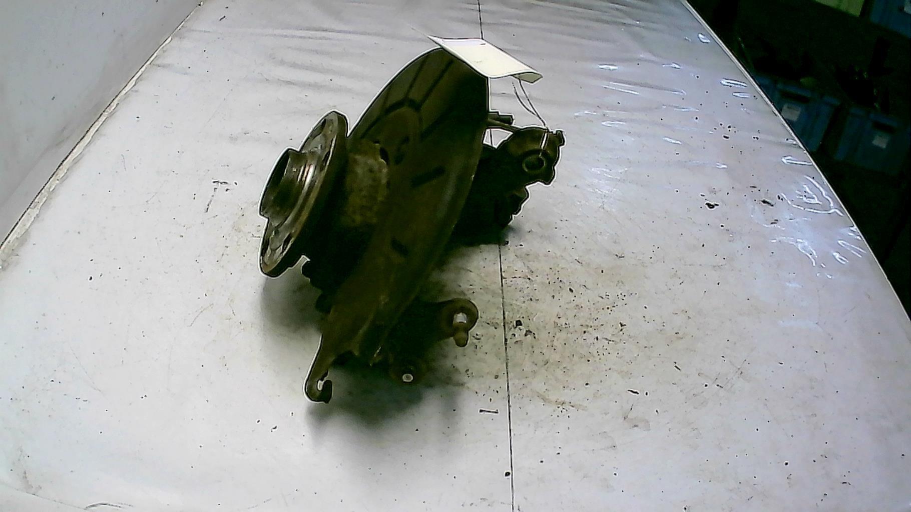 Moyeu avant gauche AUDI A3 2 PHASE 1 Diesel - 1