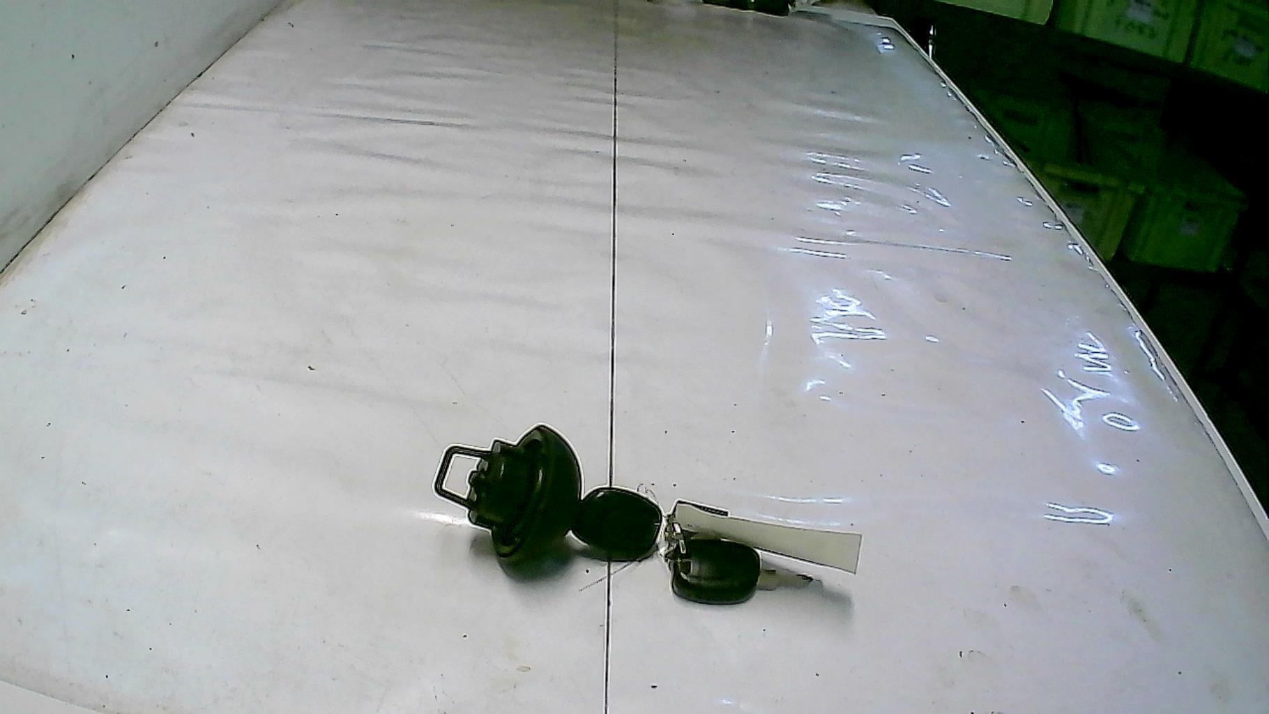 Bouchon de carburant RENAULT CLIO 2 PHASE 1 Essence - 1