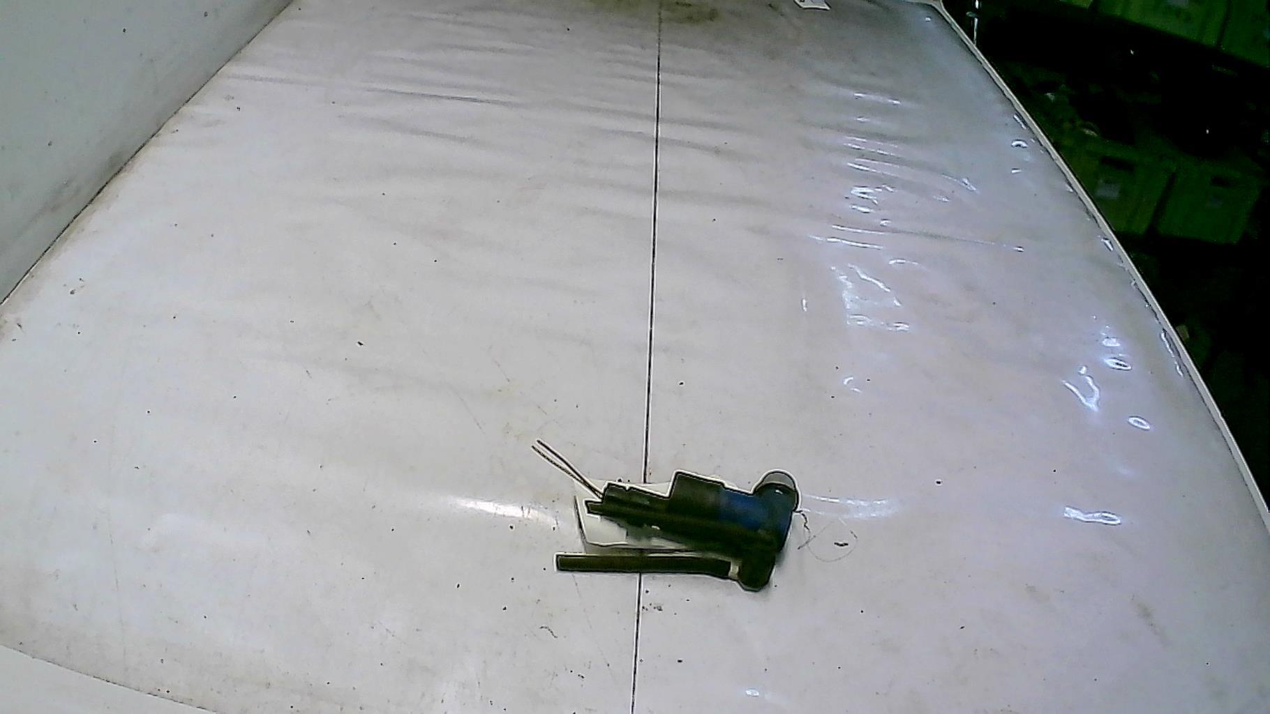 Pompe lave glace avant RENAULT CLIO 3 PHASE 2 Essence - 1