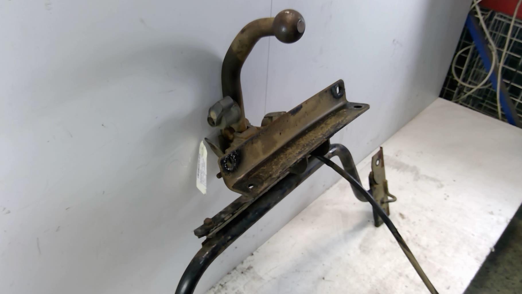 Attelage (boule de remorquage) VOLVO V 50 PHASE 1 BREAK Diesel - 1