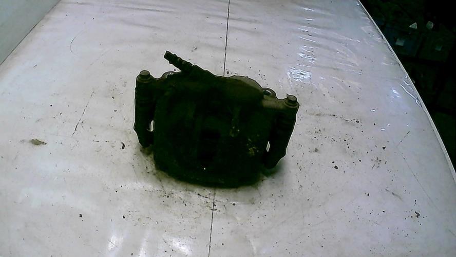 Etrier avant droit...