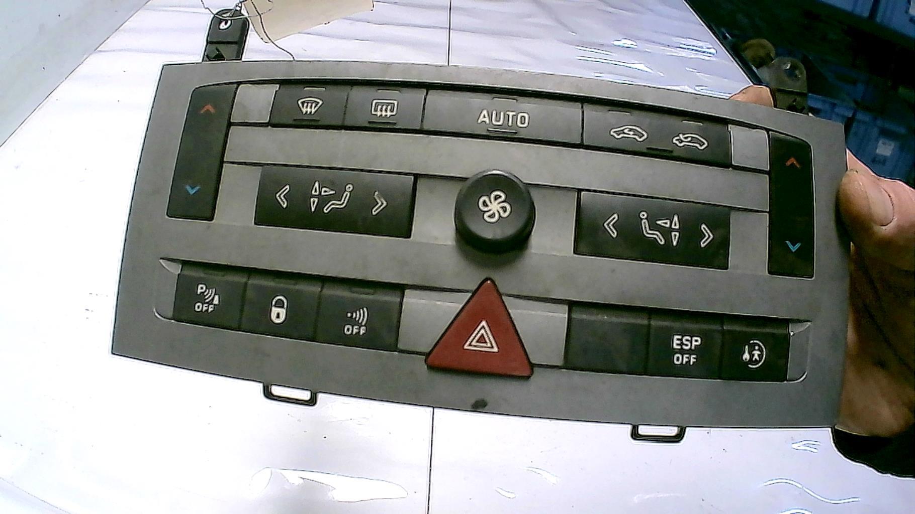 Commande chauffage PEUGEOT 407 PHASE 1 Diesel - 1