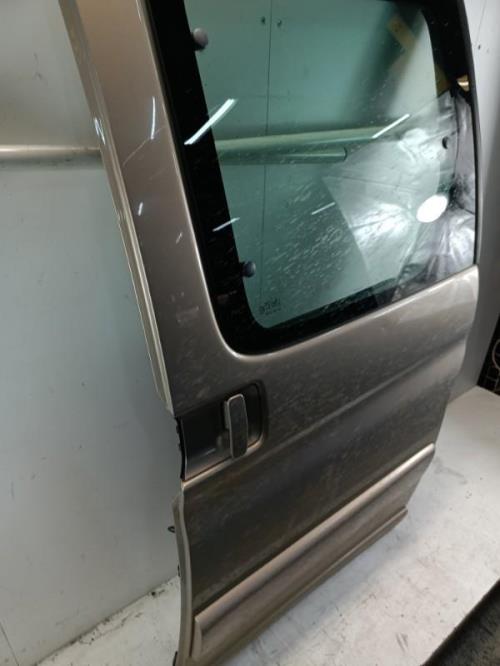 Porte laterale gauche -...