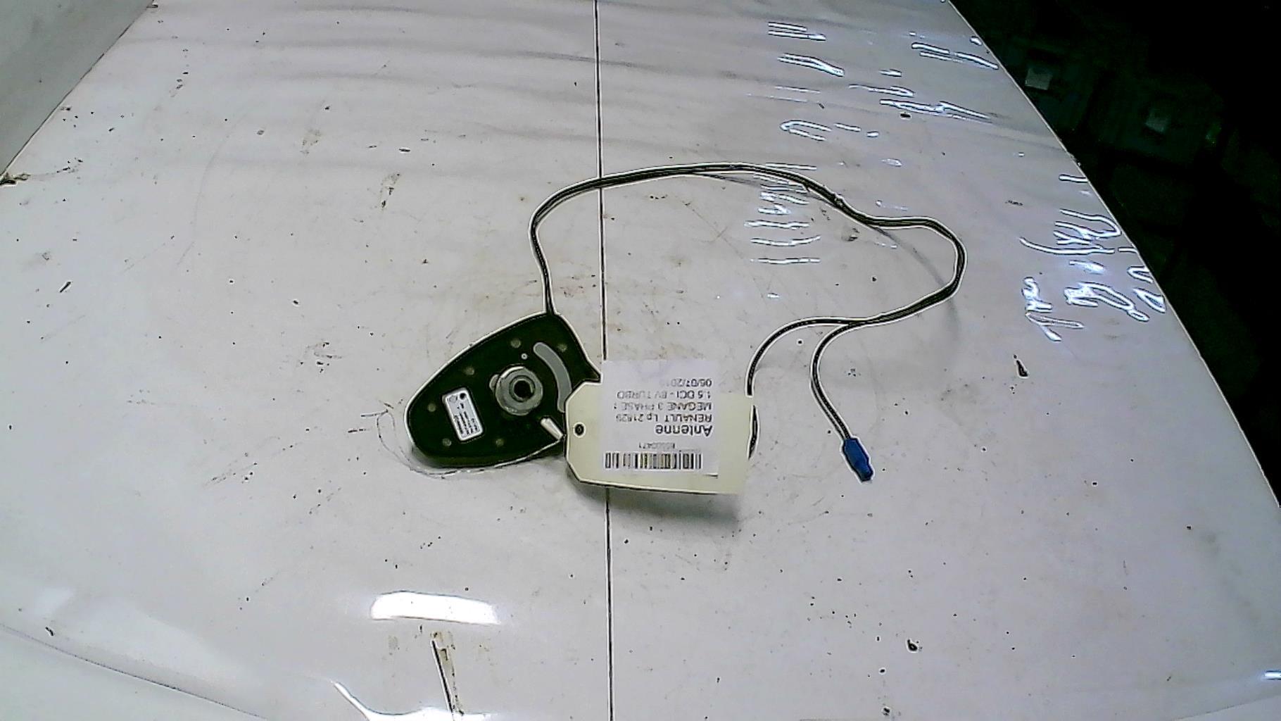 Antenne RENAULT MEGANE 3 PHASE 1 Diesel - 1
