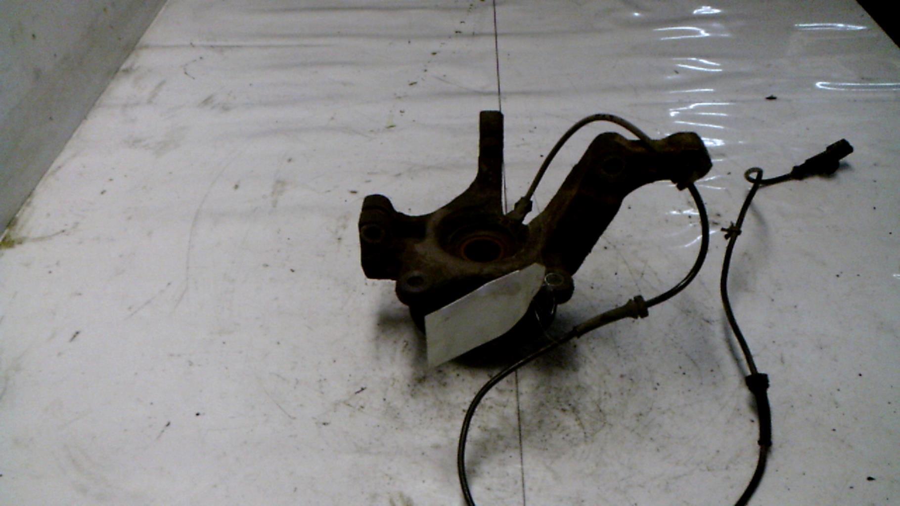 Moyeu avant gauche NISSAN NOTE 1 PHASE 1 Diesel - 1