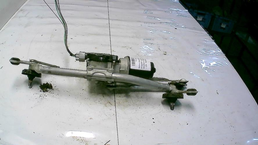 Moteur essuie glace avant -...