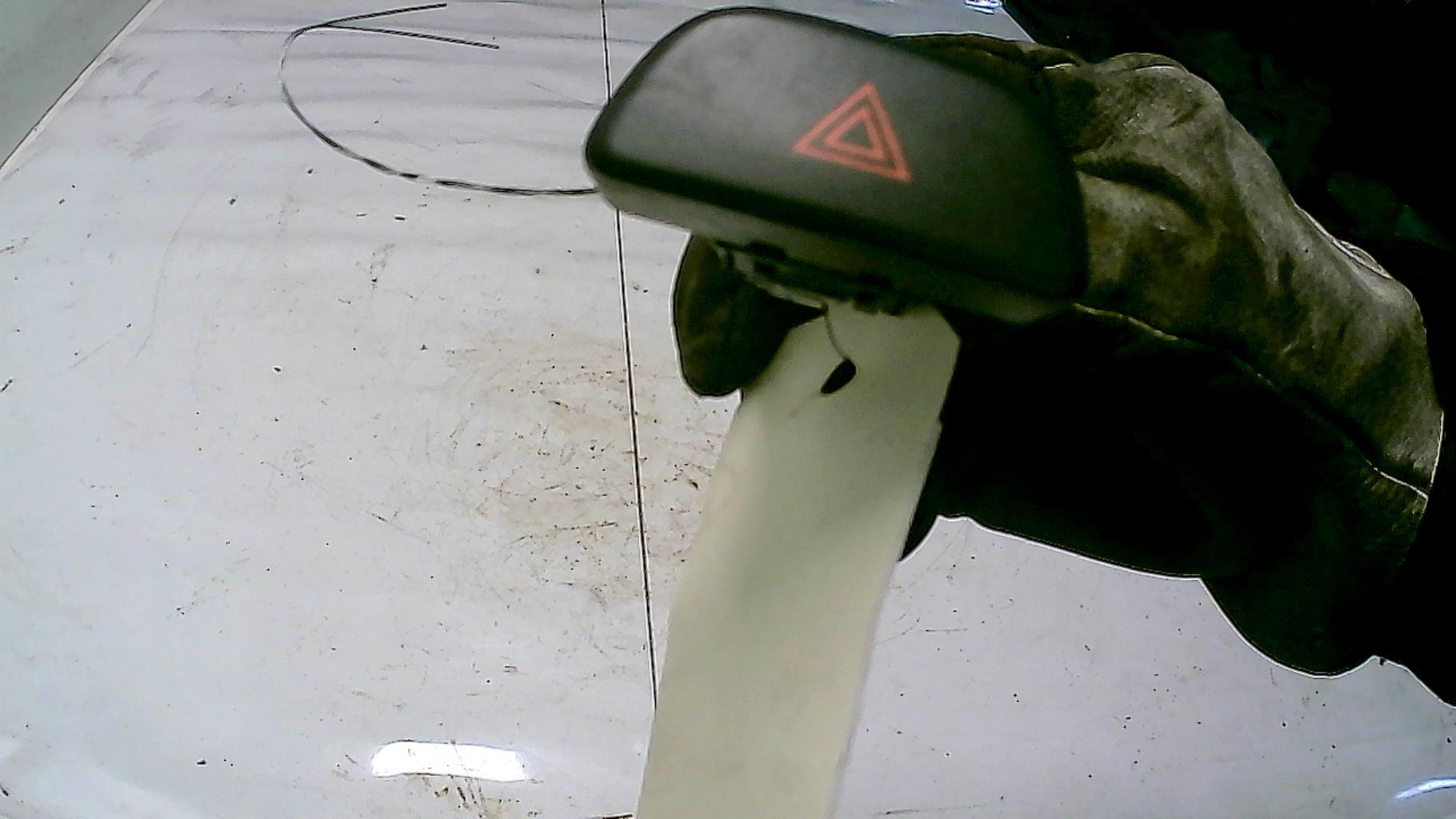 Bouton de warning NISSAN MICRA 4 PHASE 2 Essence - 1