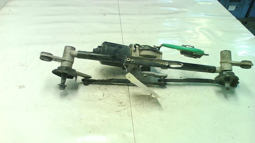 Moteur essuie glace avant -...