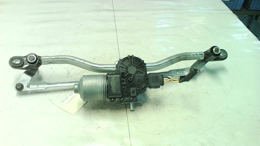 Moteur essuie glace avant -...