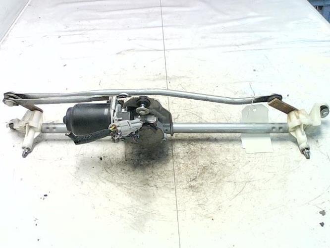Moteur essuie glace avant -...