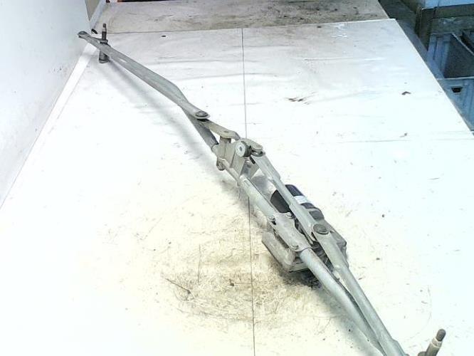 Moteur essuie glace avant -...
