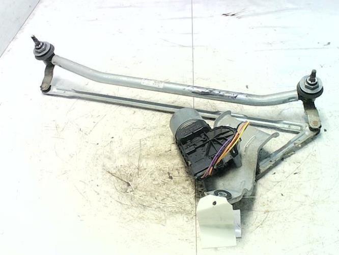 Moteur essuie glace avant -...