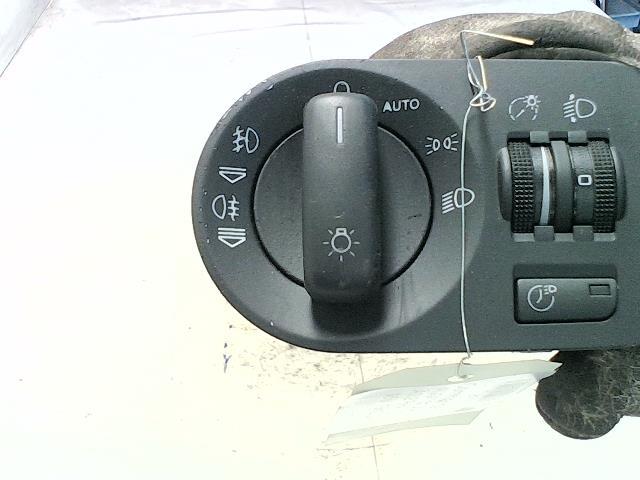 Commande de phare AUDI A3 2 PHASE 1 Essence - 1