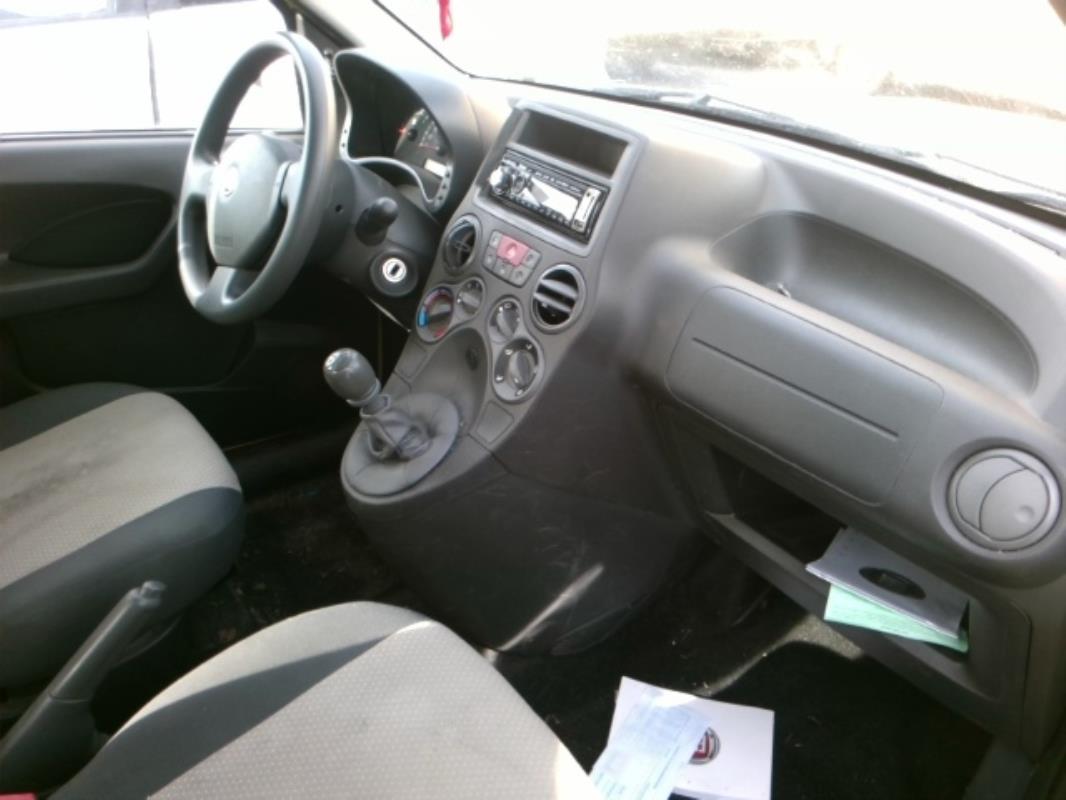 Image Malle/Hayon arriere - FIAT PANDA 2