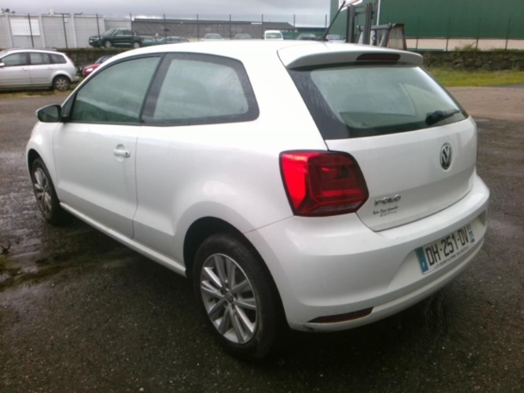 Image Volant - VOLKSWAGEN POLO 5