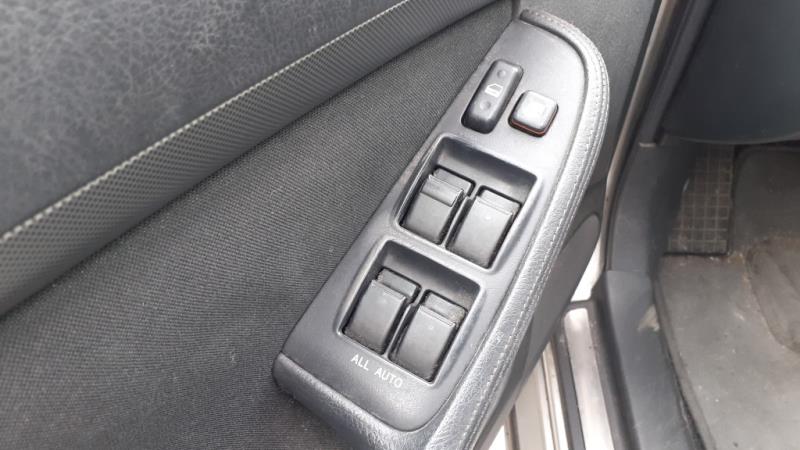 Image Autoradio d'origine - TOYOTA AVENSIS 2