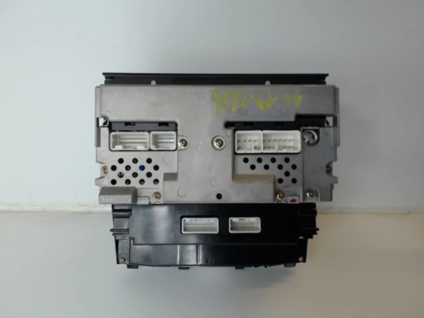 Image Autoradio d'origine - TOYOTA AVENSIS 2
