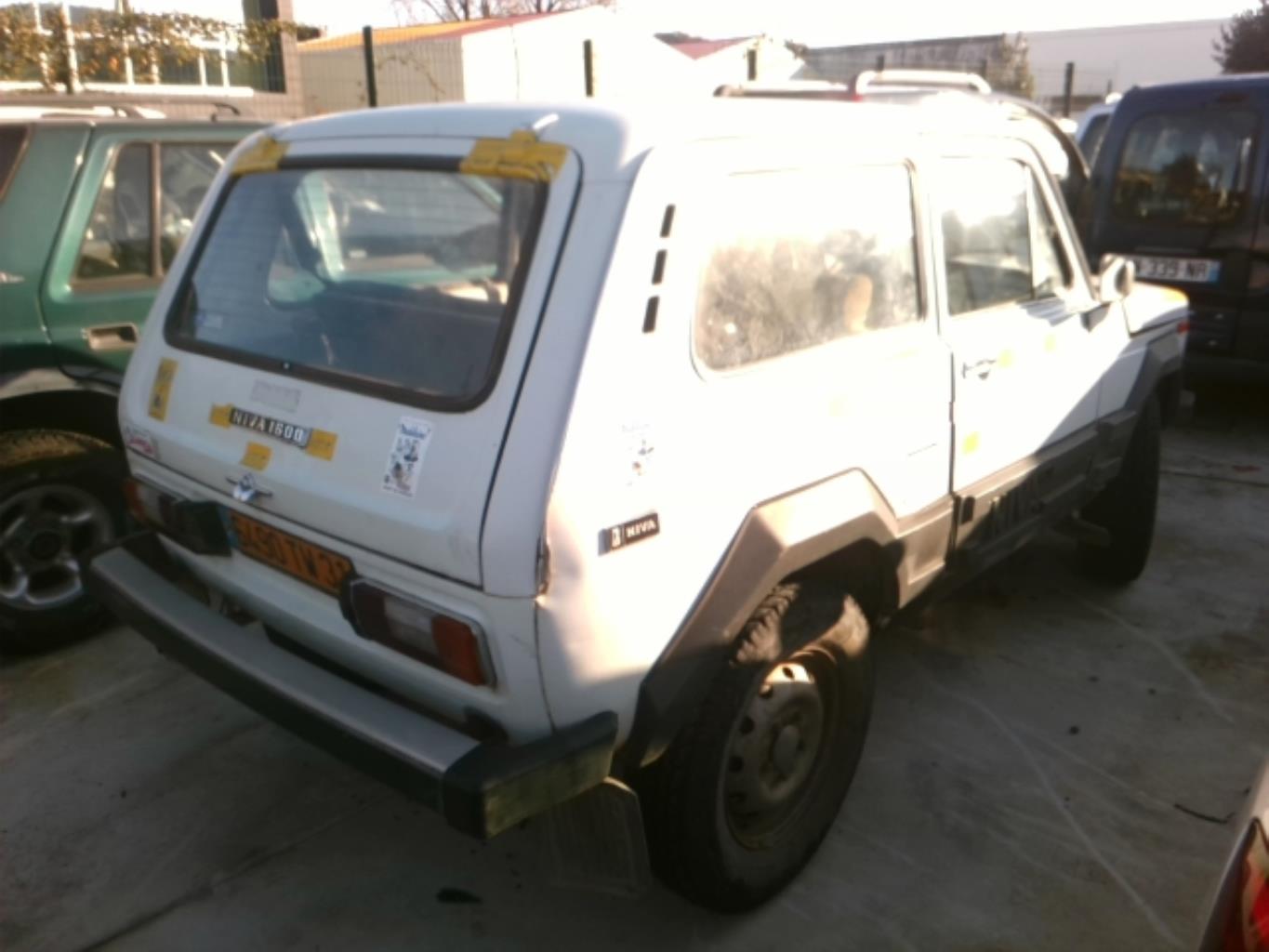 Image Feu arriere principal gauche (feux) - LADA NIVA