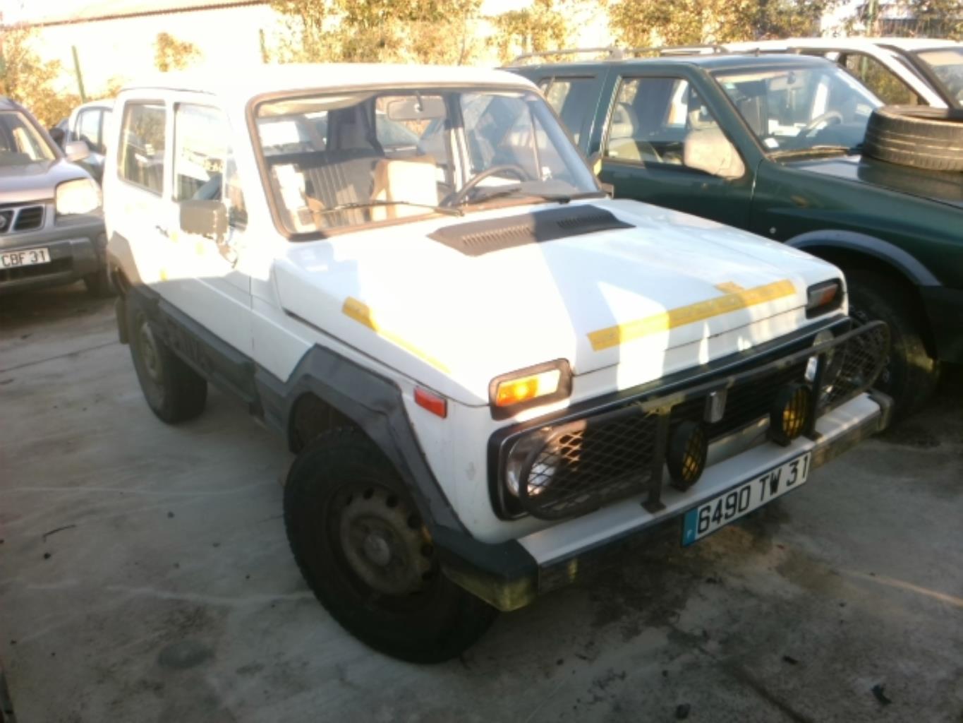 Image Feu arriere principal gauche (feux) - LADA NIVA
