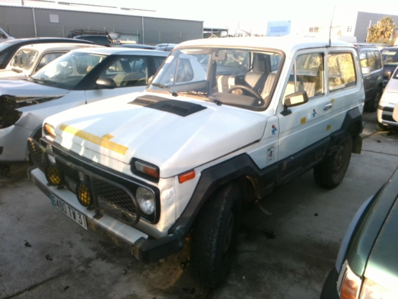 Image Feu arriere principal gauche (feux) - LADA NIVA