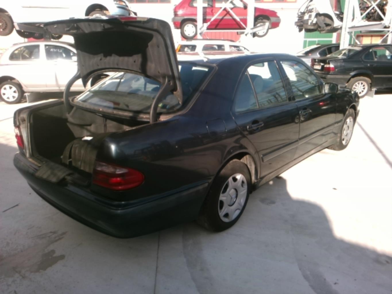 Image Cardan arriere gauche (transmission) - MERCEDES CLASSE E 210