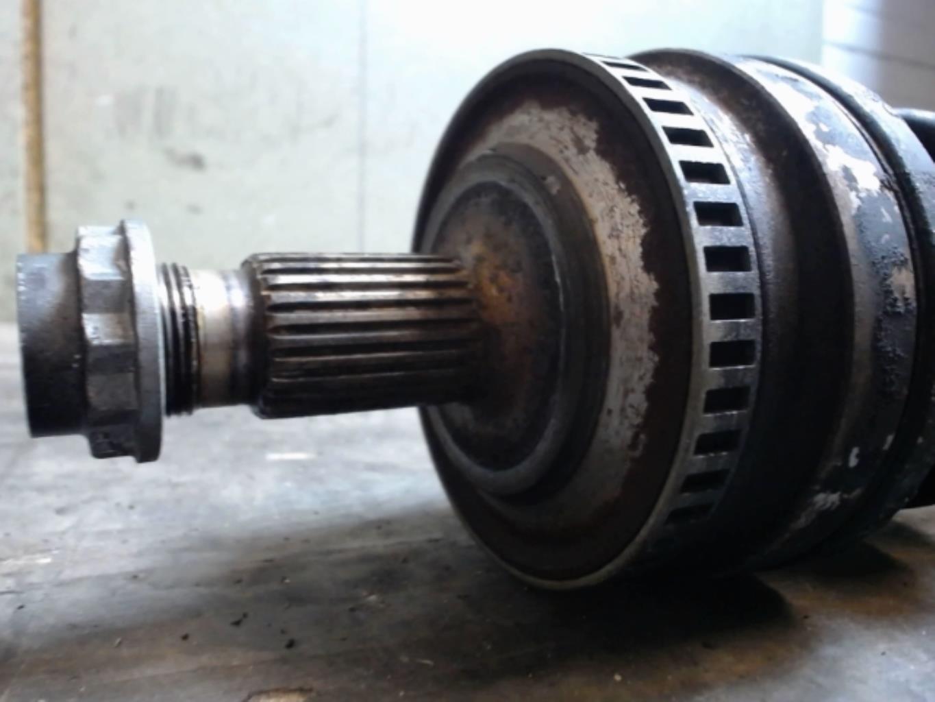 Image Cardan arriere gauche (transmission) - MERCEDES CLASSE E 210