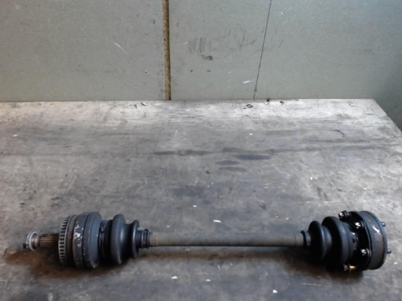 Image Cardan arriere gauche (transmission) - MERCEDES CLASSE E 210