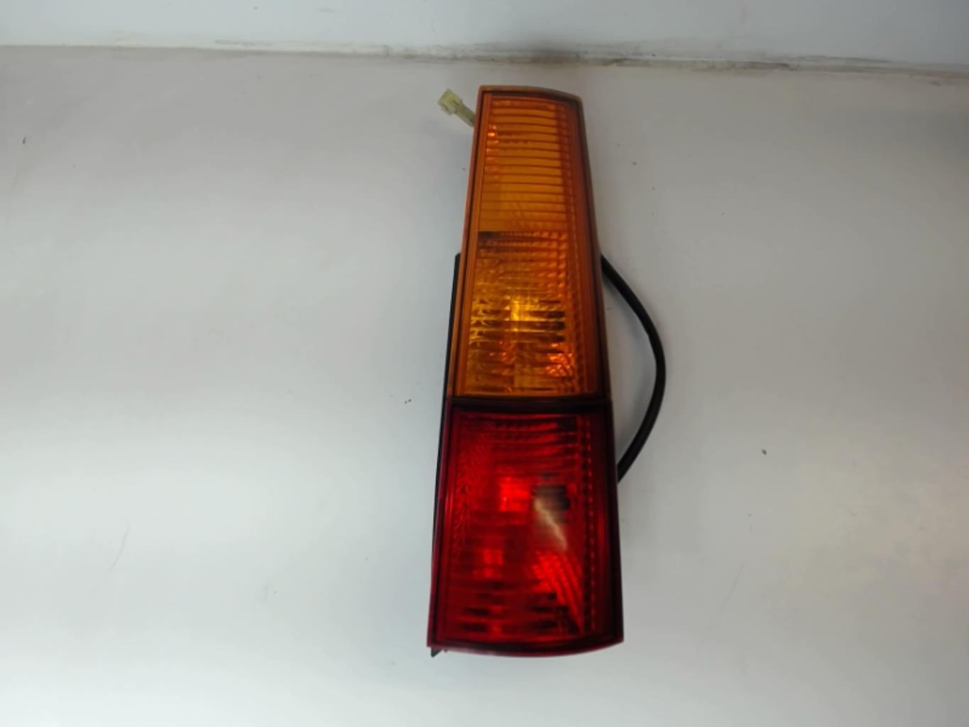 Fanale posteriore principale destro (luci) SUZUKI IGNIS 2 Diésel - 1
