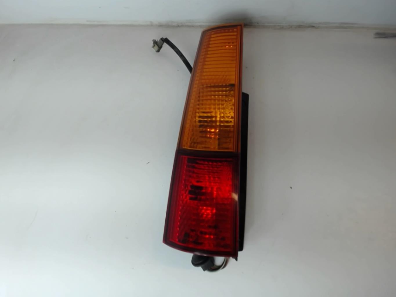 Fanale posteriore principale sinistro (luci) SUZUKI IGNIS 2 Diésel - 1