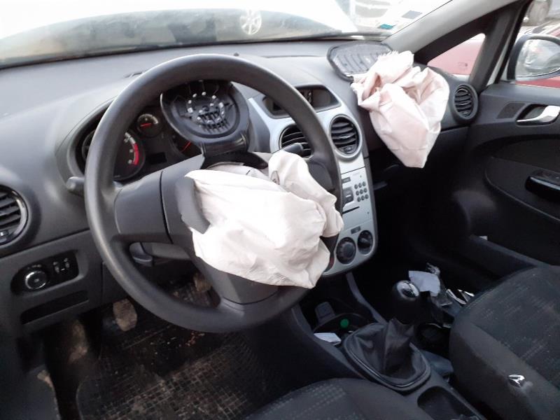 Image Feu arriere principal droit (feux) - OPEL CORSA D