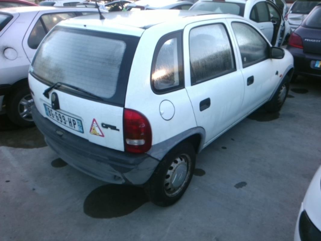 Image Pare choc arriere - OPEL CORSA B