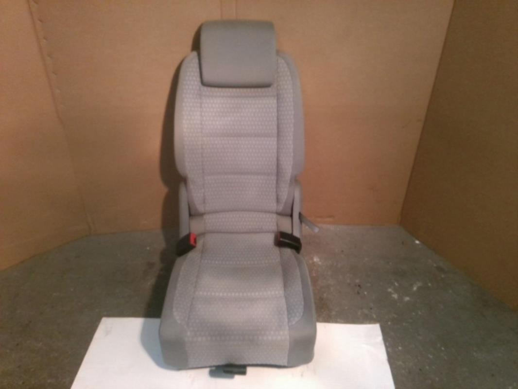 Image Siege central arriere - VOLKSWAGEN TOURAN 1
