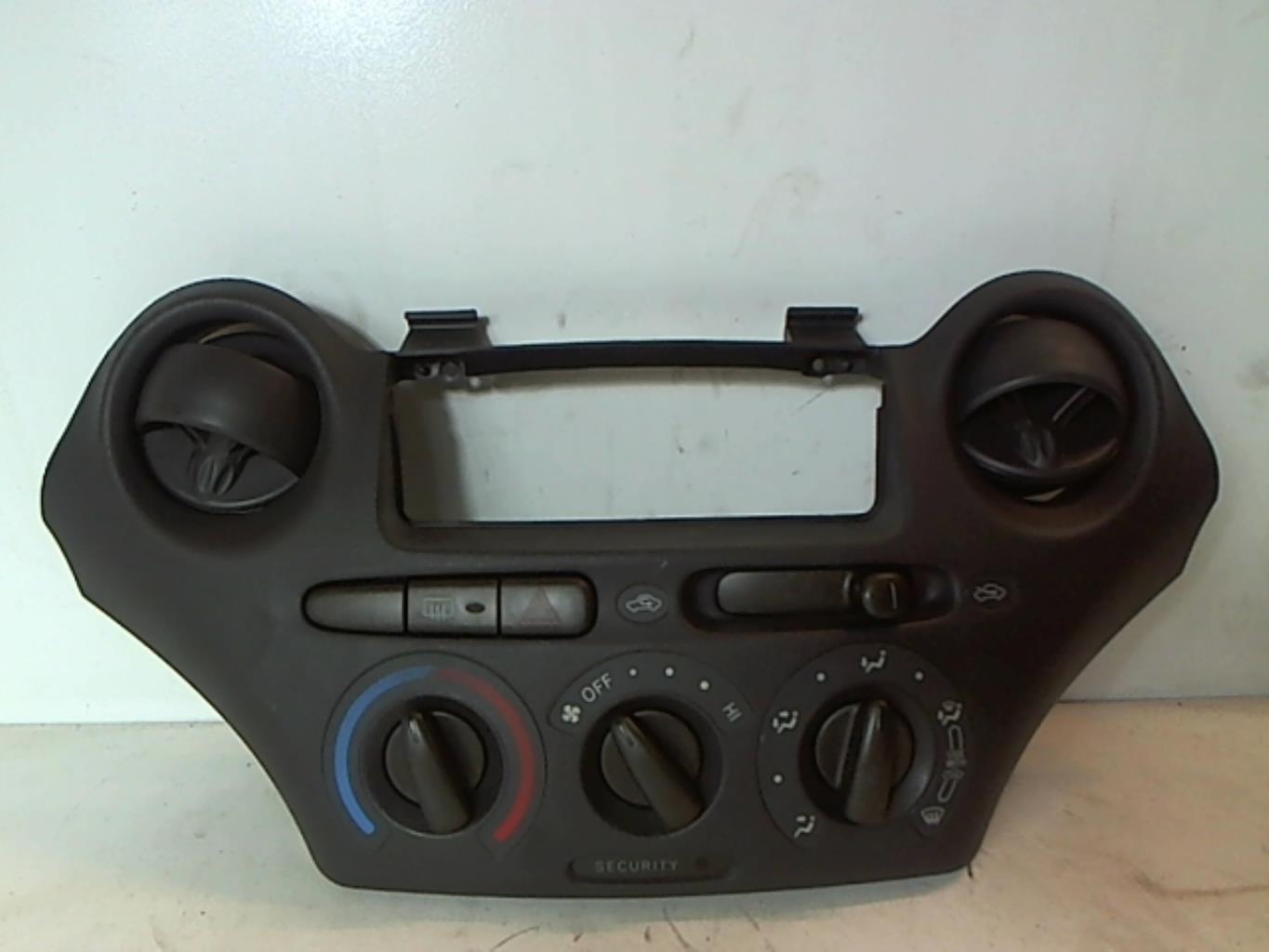Commande chauffage TOYOTA YARIS 1 PHASE 1 Essence - 1