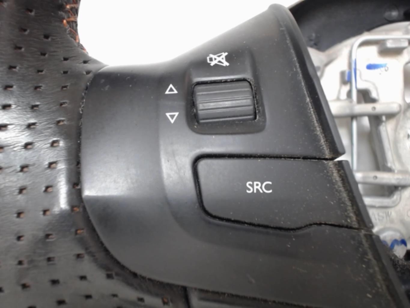 Image Volant - PEUGEOT 2008 1