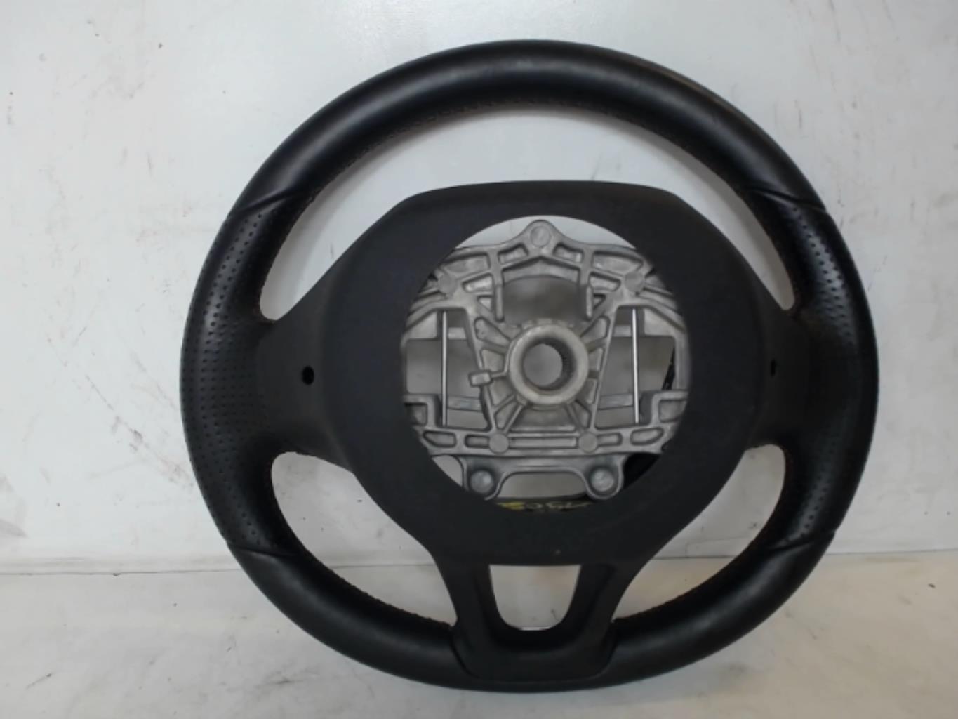 Image Volant - PEUGEOT 2008 1